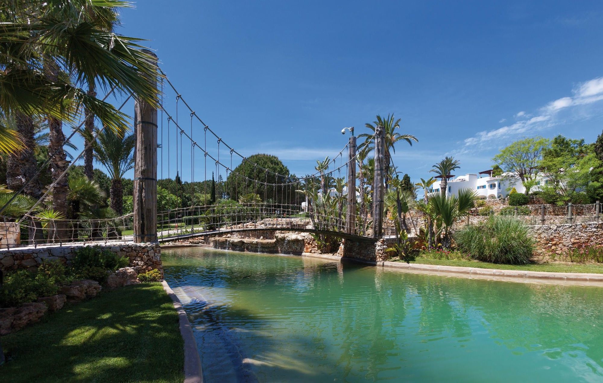Vila Vita Parc Armação de Pêra Интериор снимка The hanging bridge